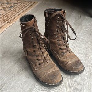 Taos Crave Lace Up Boots 6.5